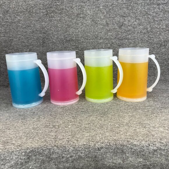 ✅Freezer Mug Set of 4 Double Wall Insulated Gel Plastic Freezable Frosty - Picture 1 of 8